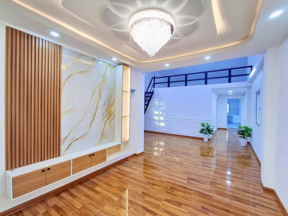 မြေကွက် ၊ ခြံ