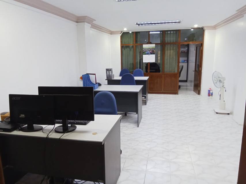 မြေကွက် ၊ ခြံ