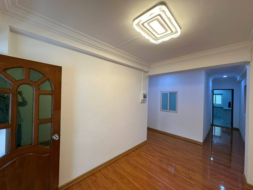 မြေကွက် ၊ ခြံ