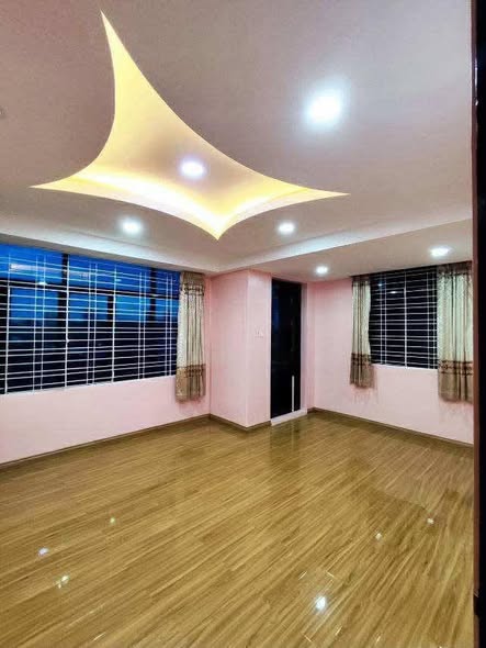 မြေကွက် ၊ ခြံ