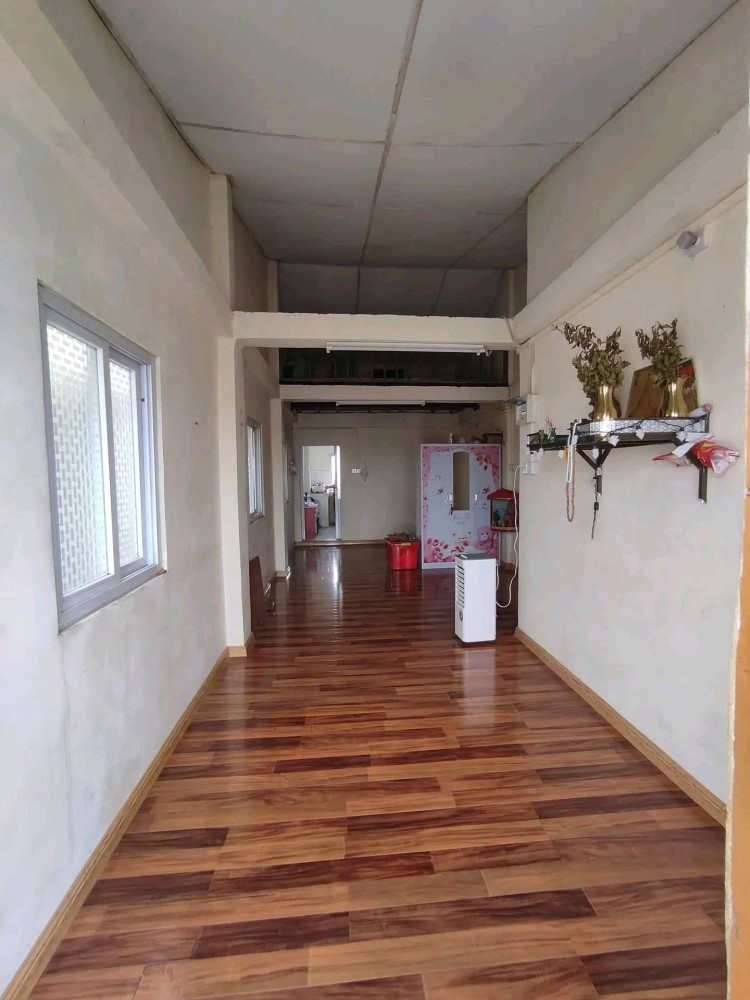 မြေကွက် ၊ ခြံ