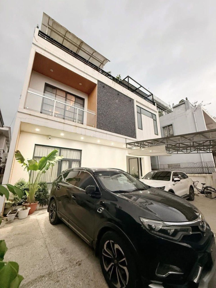 မြေကွက် ၊ ခြံ