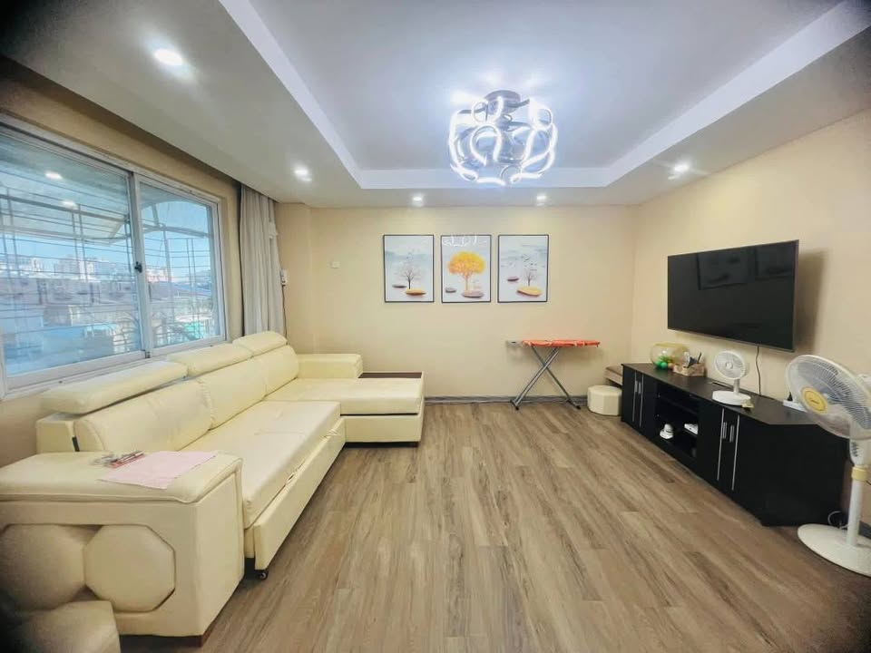 မြေကွက် ၊ ခြံ