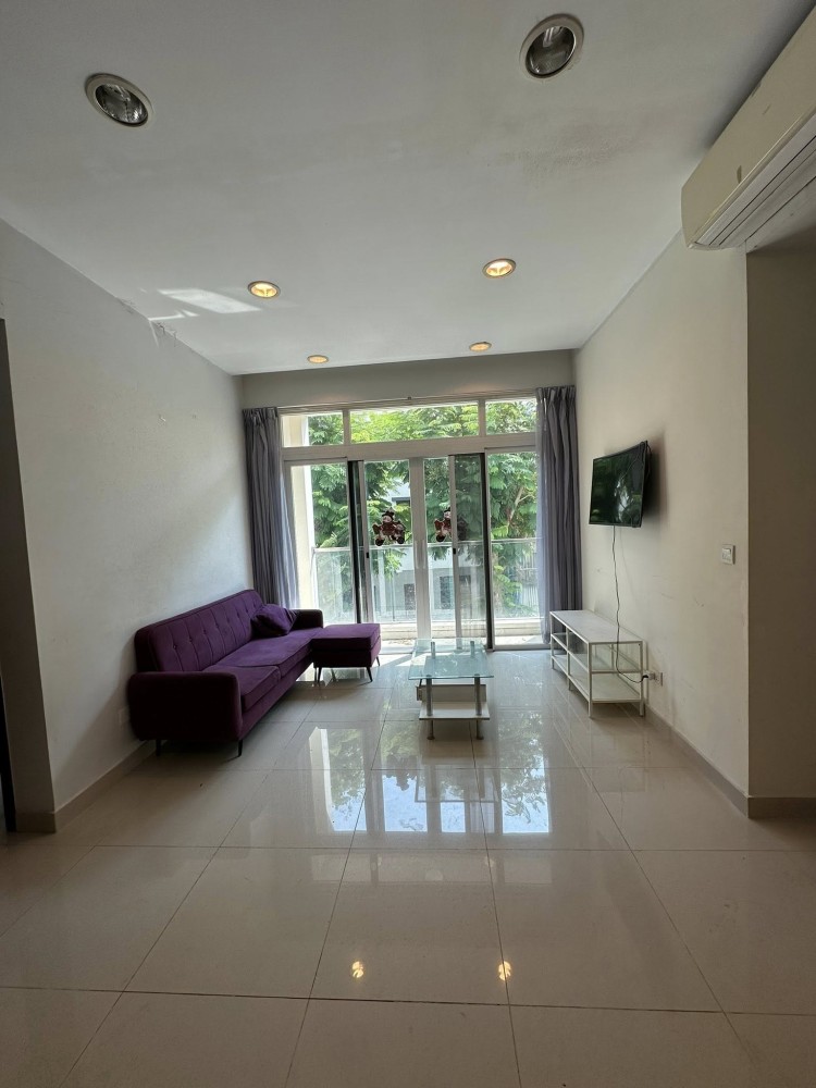 မြေကွက် ၊ ခြံ