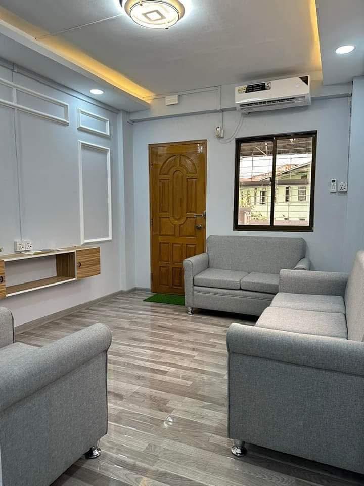 မြေကွက် ၊ ခြံ