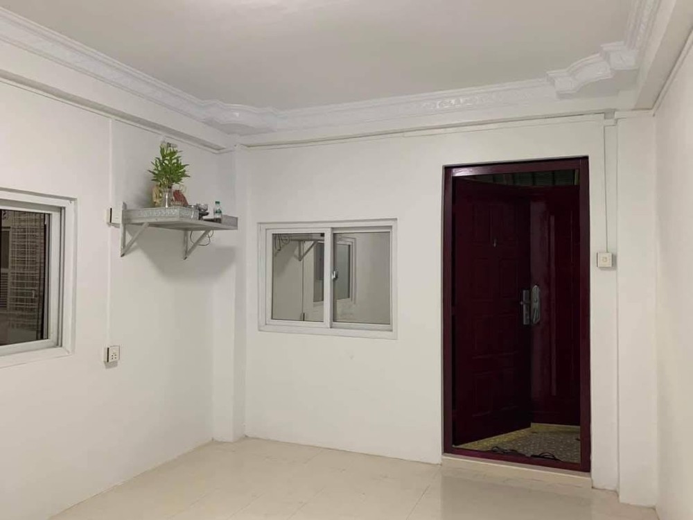 မြေကွက် ၊ ခြံ