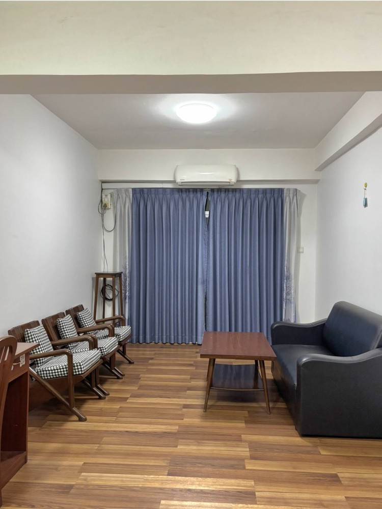 မြေကွက် ၊ ခြံ