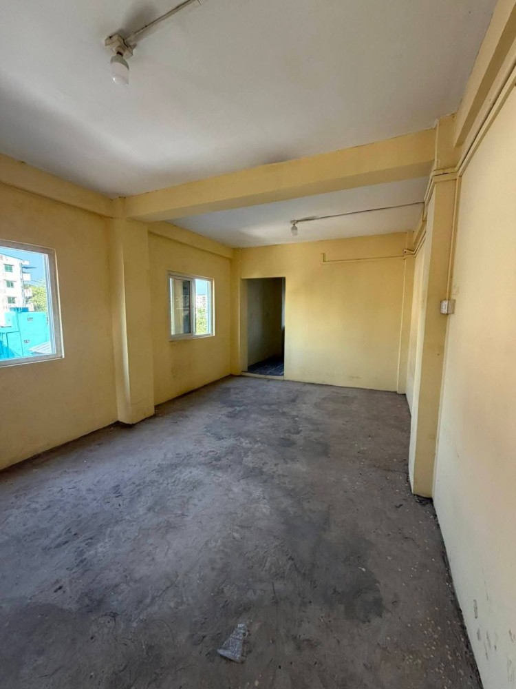 မြေကွက် ၊ ခြံ