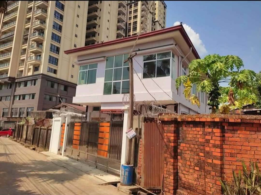 မြေကွက် ၊ ခြံ