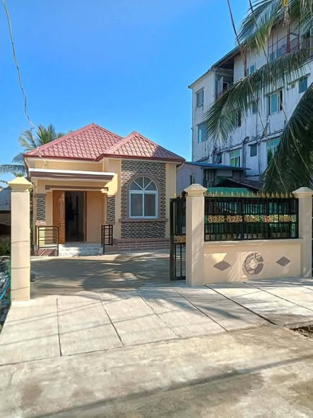 မြေကွက် ၊ ခြံ