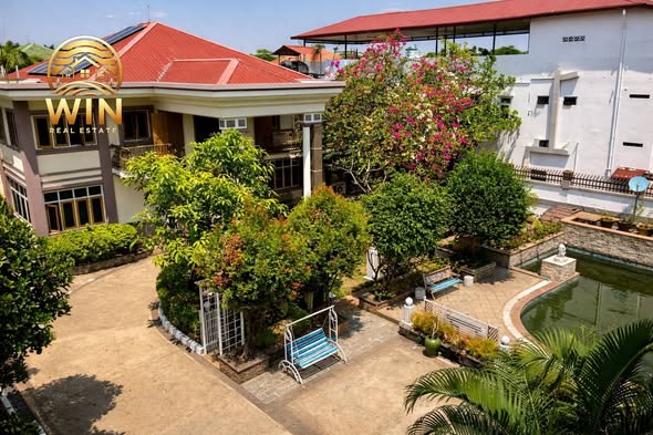 မြေကွက် ၊ ခြံ