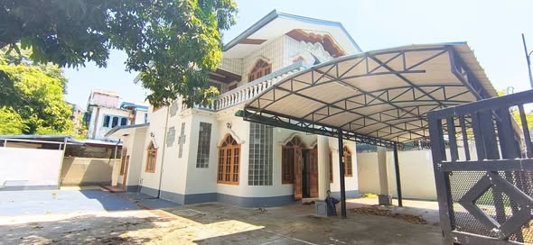 မြေကွက် ၊ ခြံ