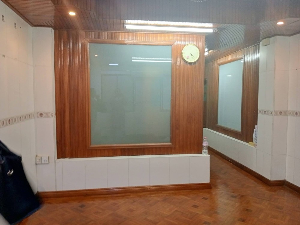 မြေကွက် ၊ ခြံ