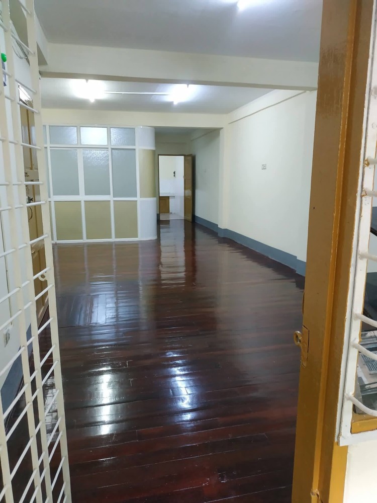 မြေကွက် ၊ ခြံ