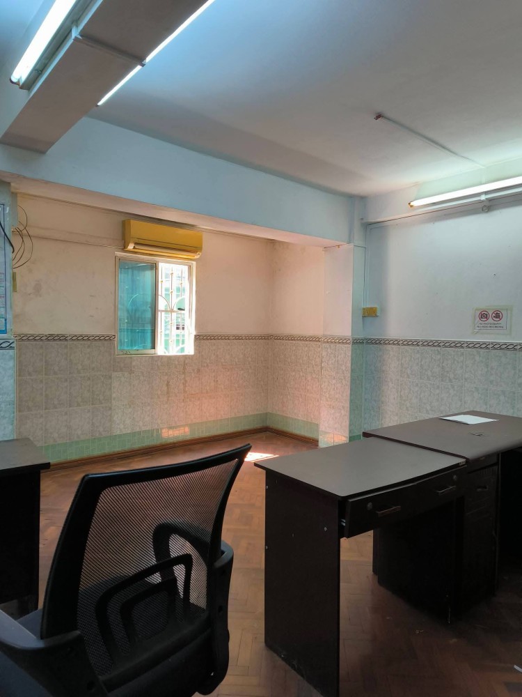 မြေကွက် ၊ ခြံ