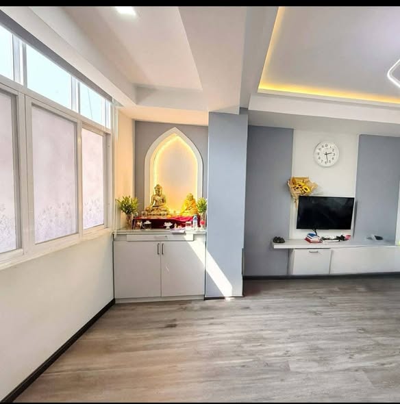 မြေကွက် ၊ ခြံ