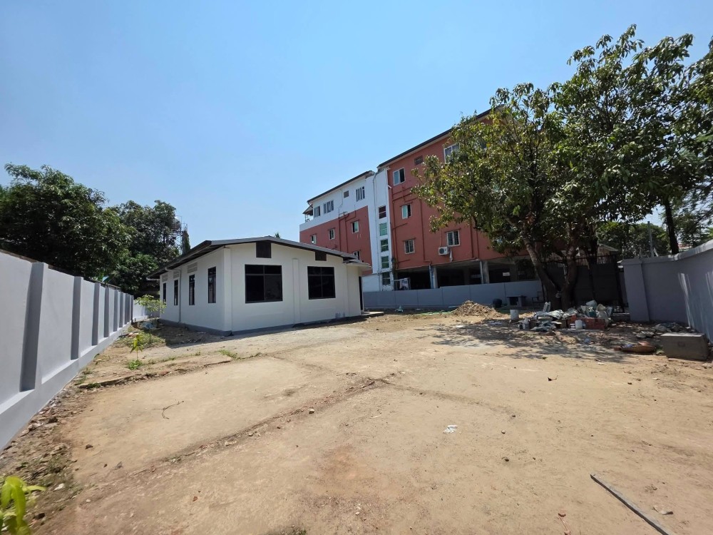 မြေကွက် ၊ ခြံ