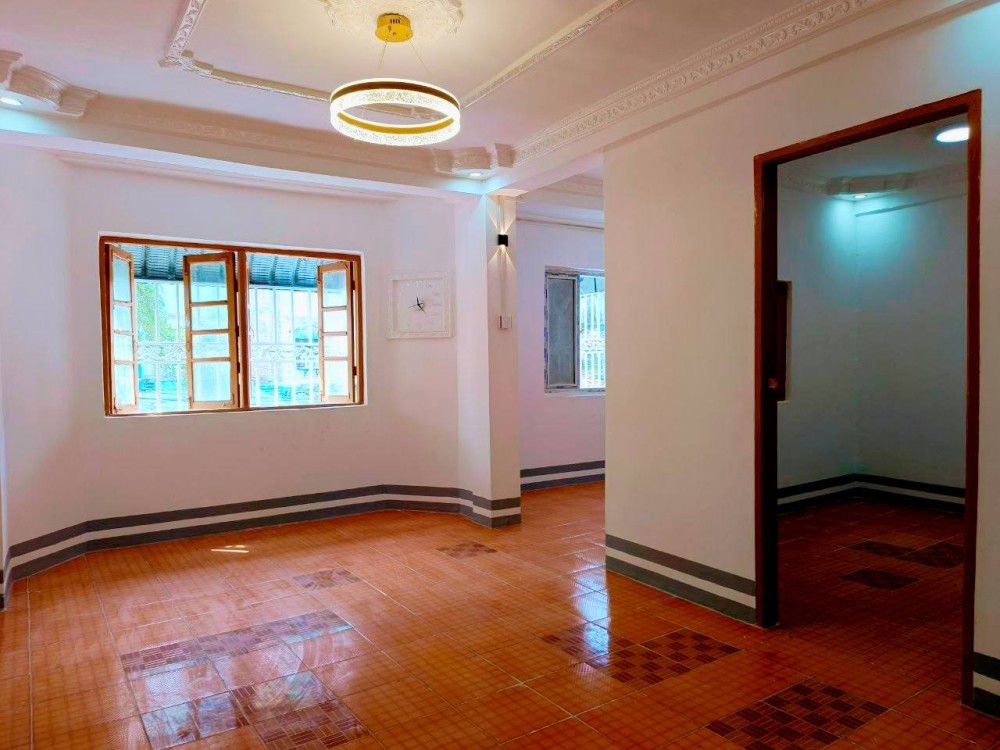 မြေကွက် ၊ ခြံ