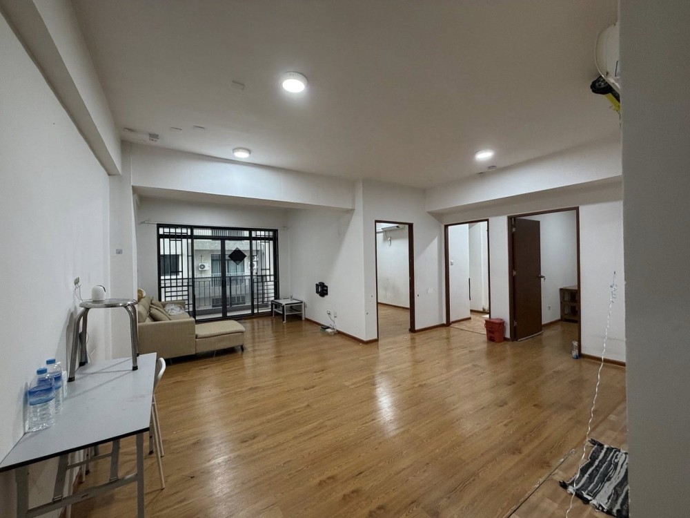 မြေကွက် ၊ ခြံ