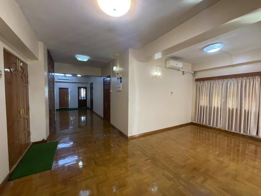 မြေကွက် ၊ ခြံ