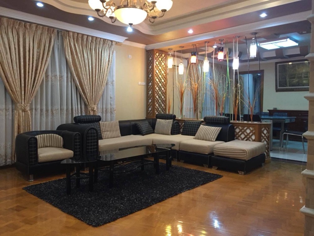 မြေကွက် ၊ ခြံ