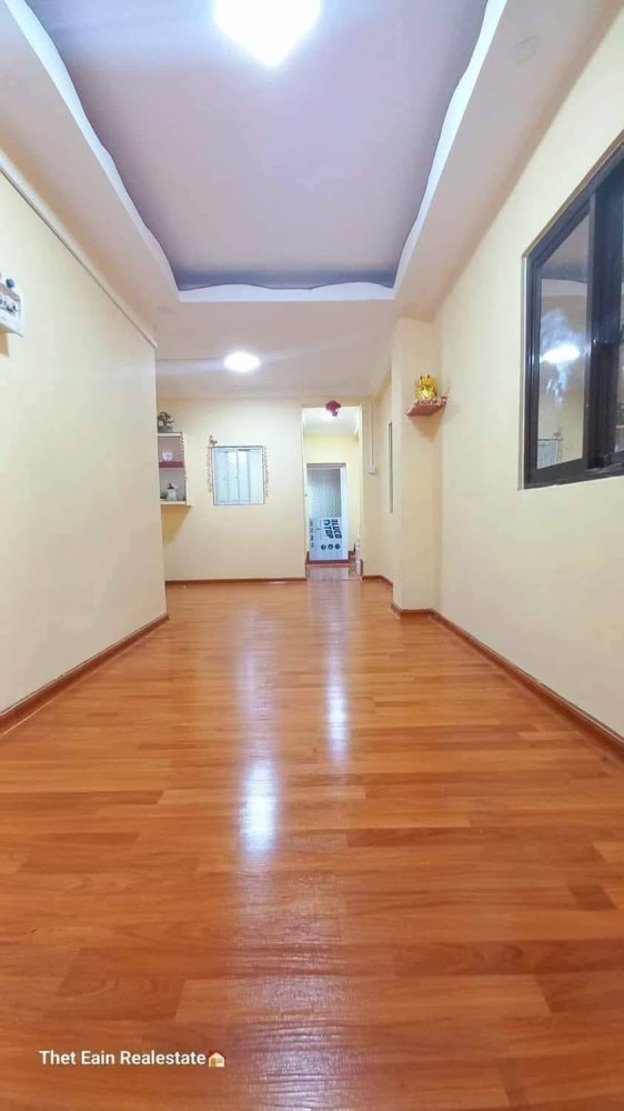 မြေကွက် ၊ ခြံ