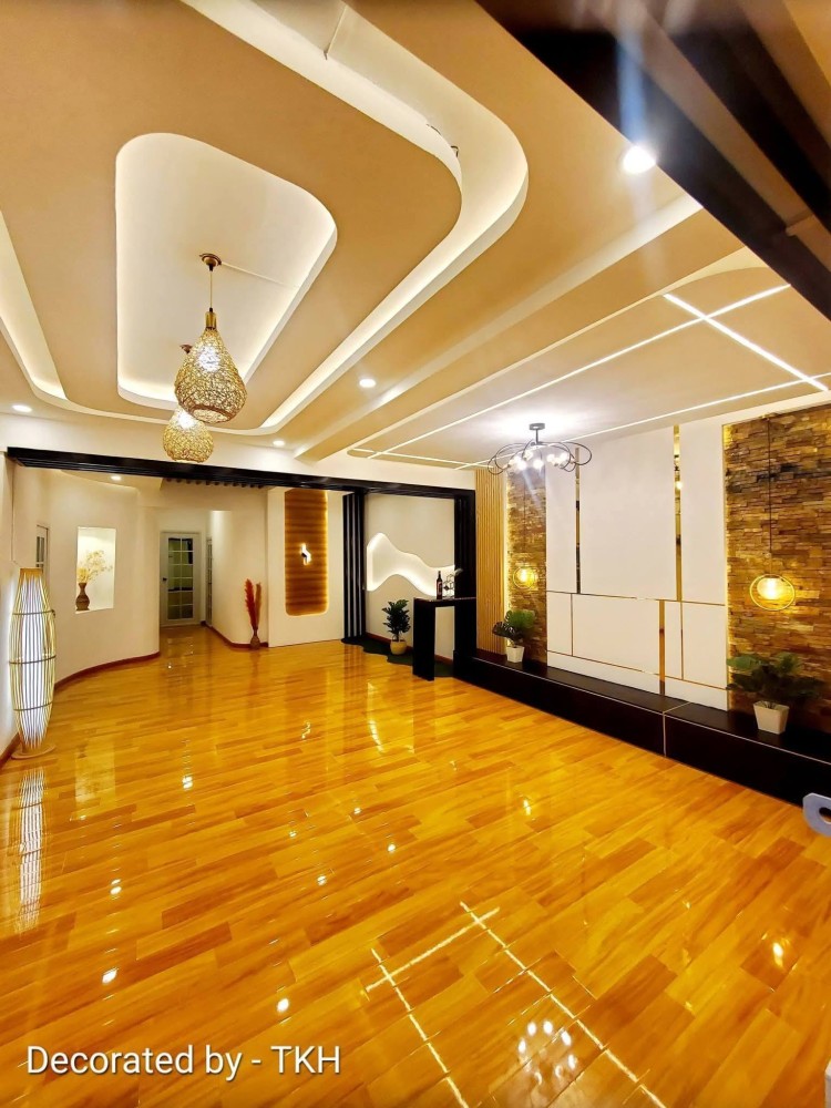 မြေကွက် ၊ ခြံ