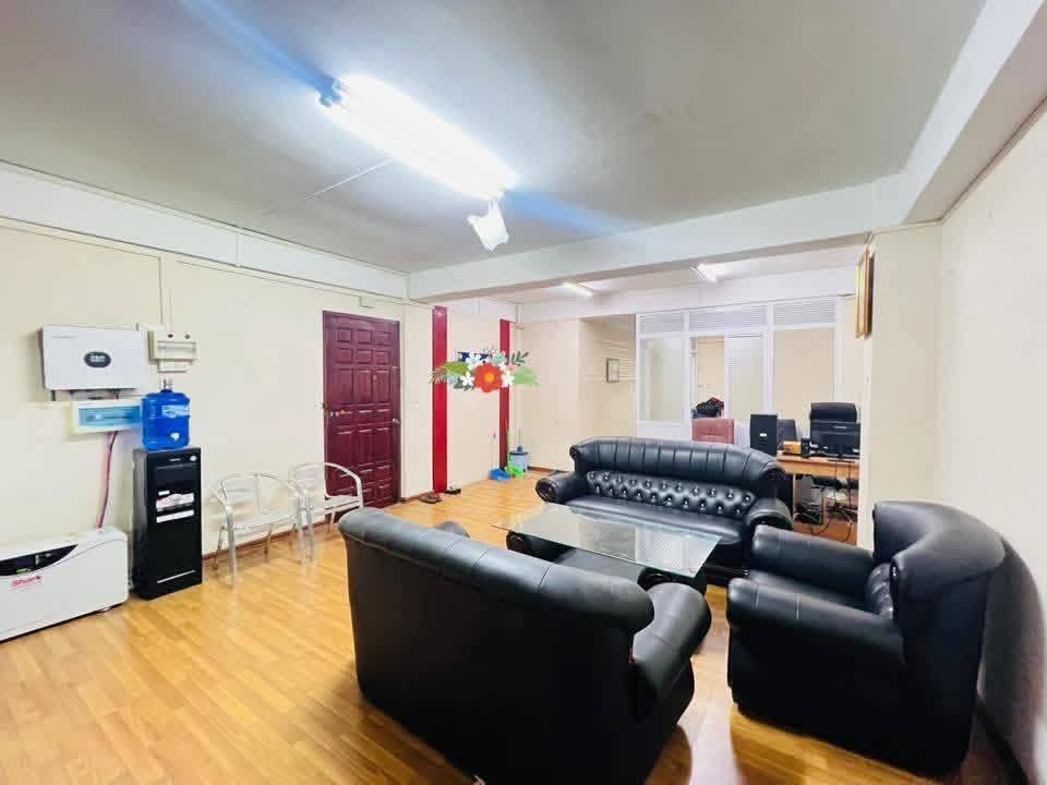 မြေကွက် ၊ ခြံ