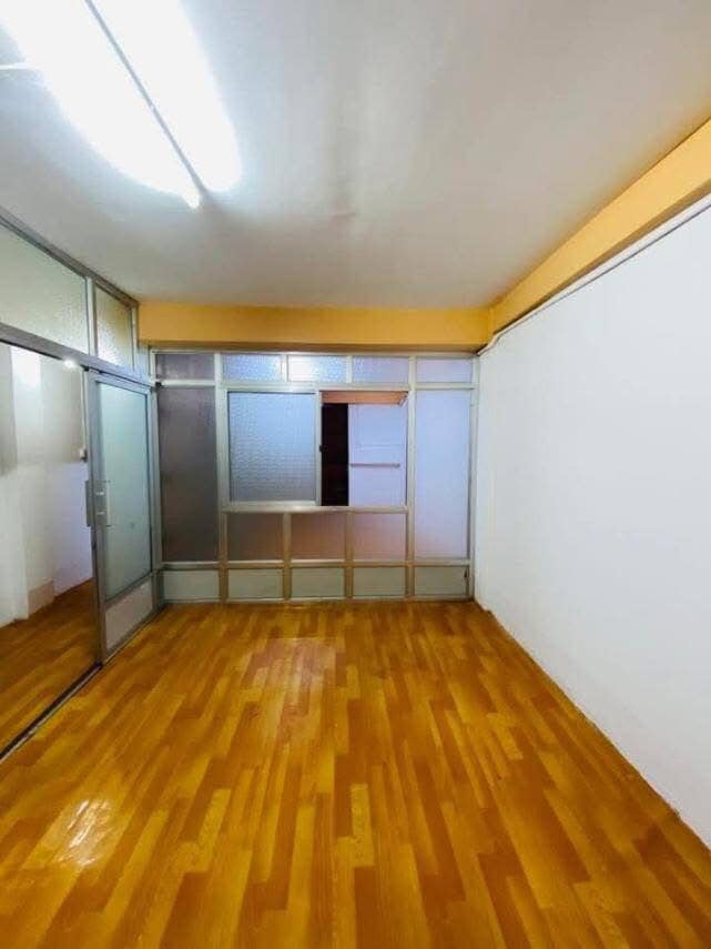 မြေကွက် ၊ ခြံ