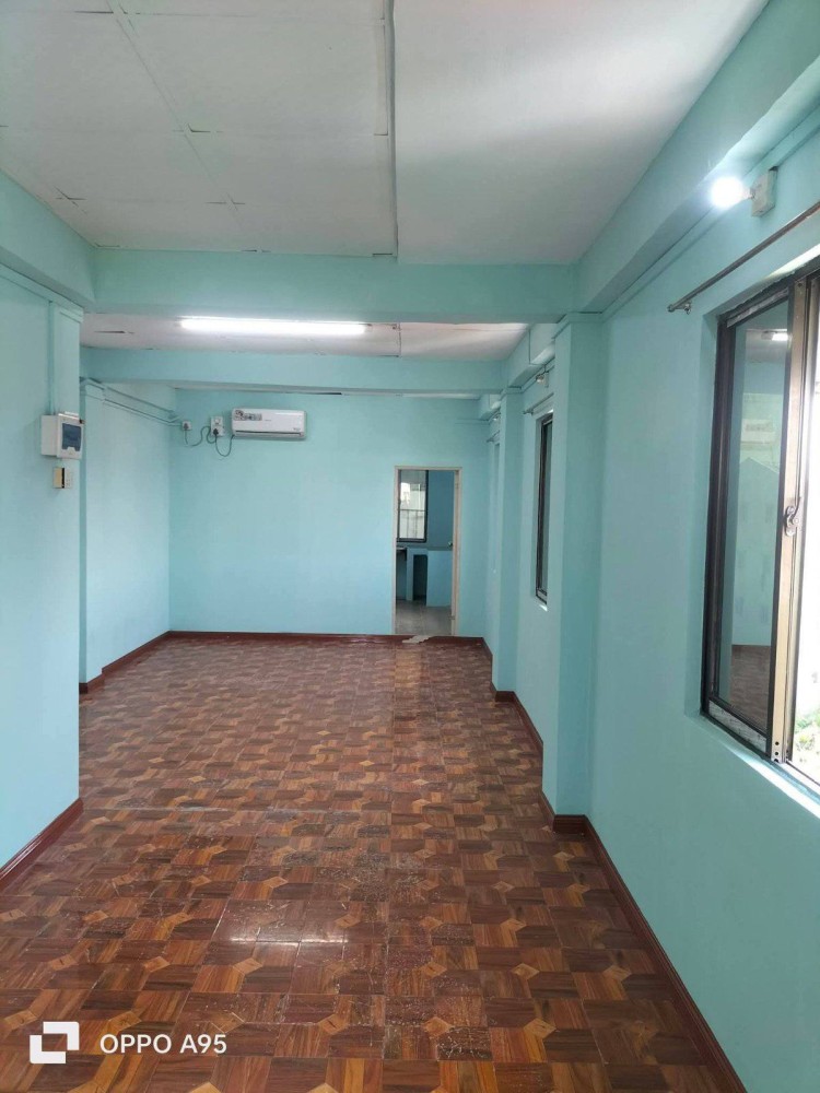 မြေကွက် ၊ ခြံ