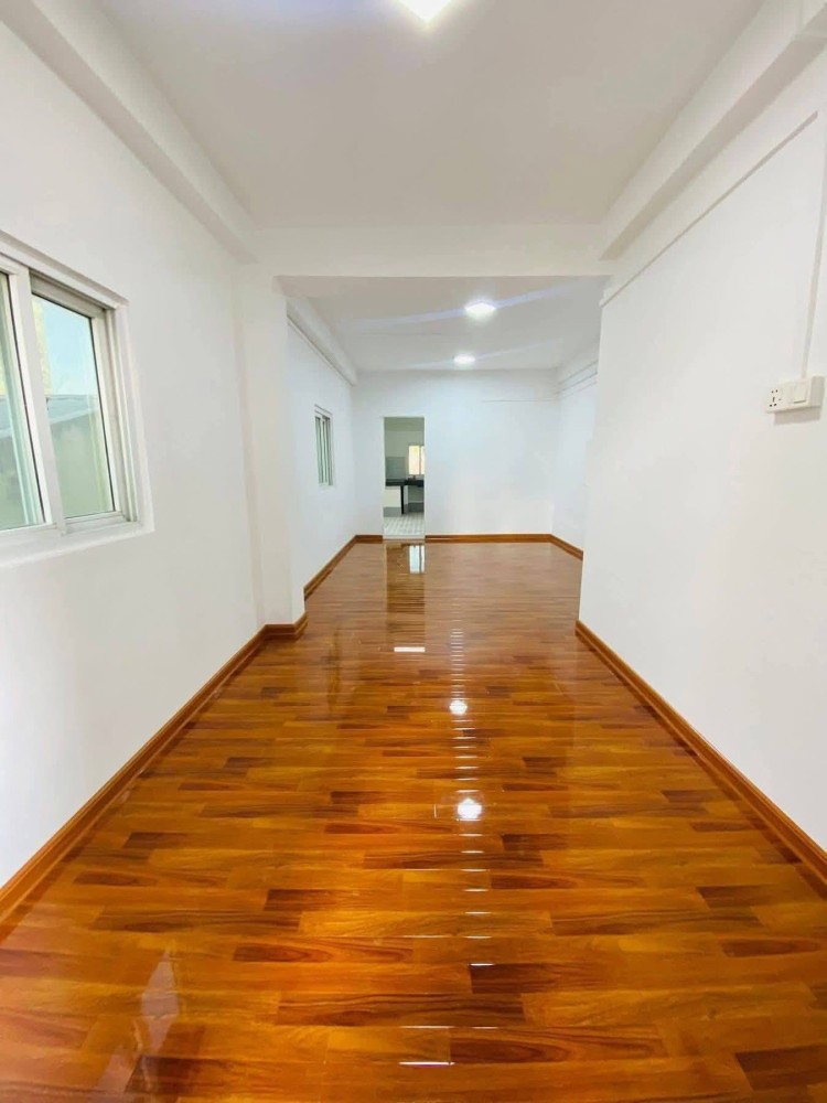 မြေကွက် ၊ ခြံ