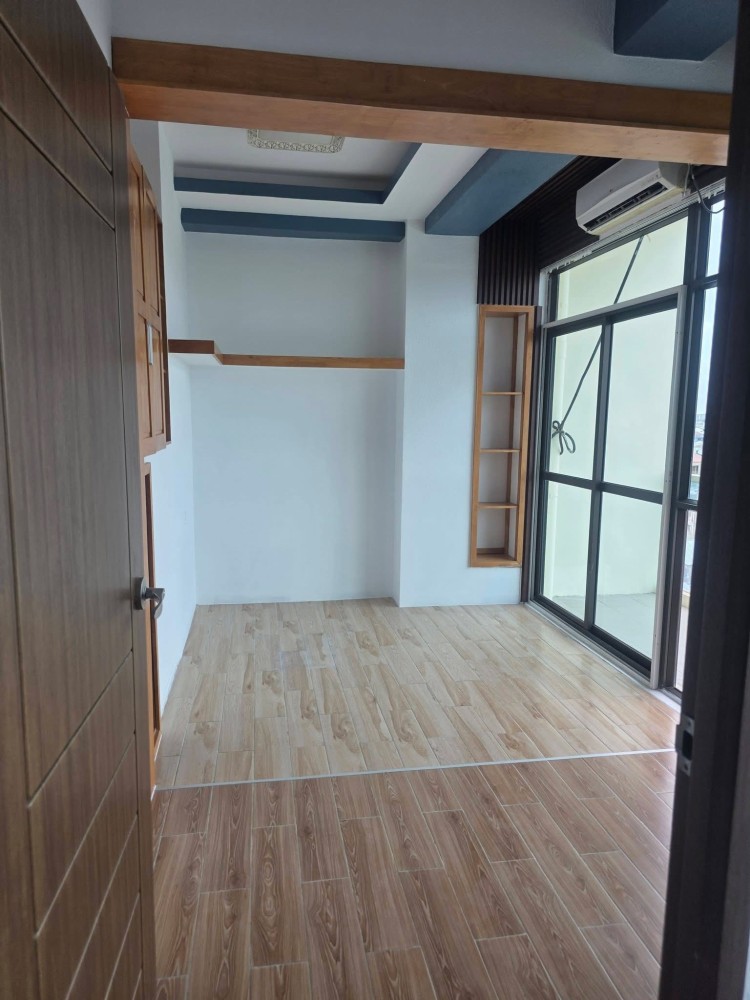 မြေကွက် ၊ ခြံ