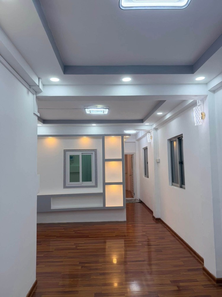 မြေကွက် ၊ ခြံ