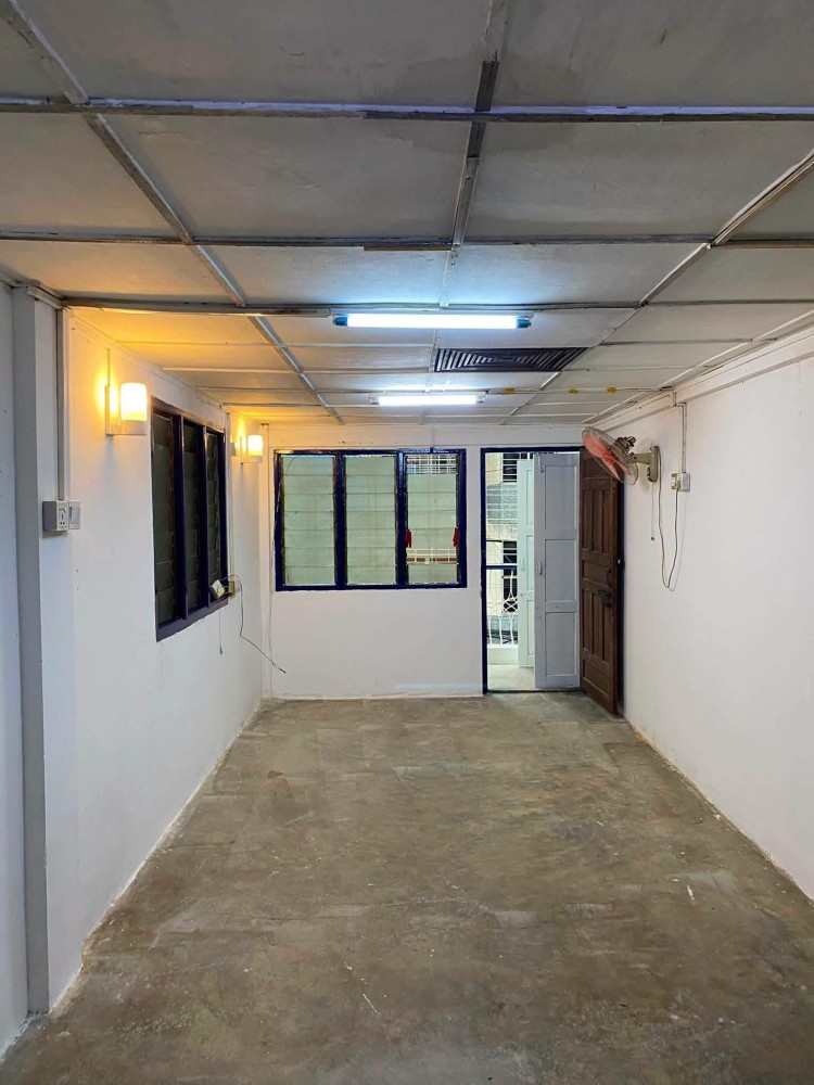 မြေကွက် ၊ ခြံ