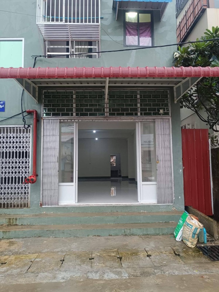 မြေကွက် ၊ ခြံ