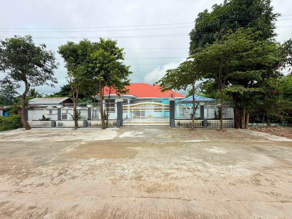 မြေကွက် ၊ ခြံ